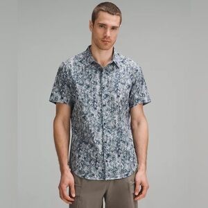 Lululemon Airing Easy Short Sleeve Shirt - Flower Glide Mini True Navy, Size M